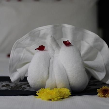 Chana Hotel Phuket Exterior photo