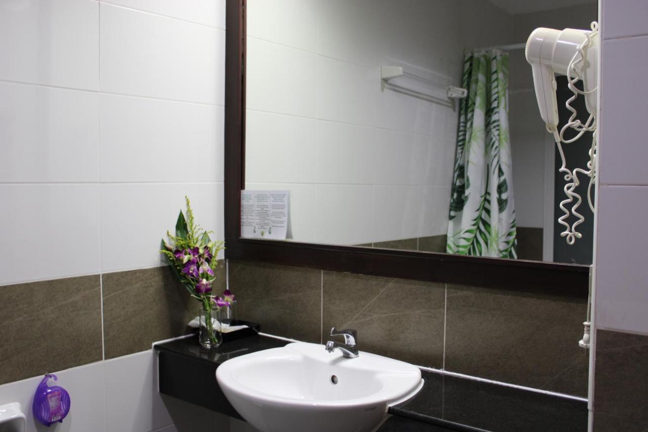 Chana Hotel Phuket Exterior photo