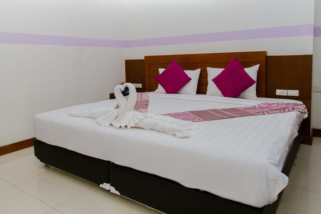 Chana Hotel Phuket Exterior photo